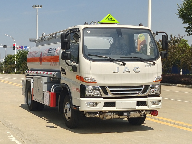 楚勝牌CSC5071GYYJH6型運(yùn)油車